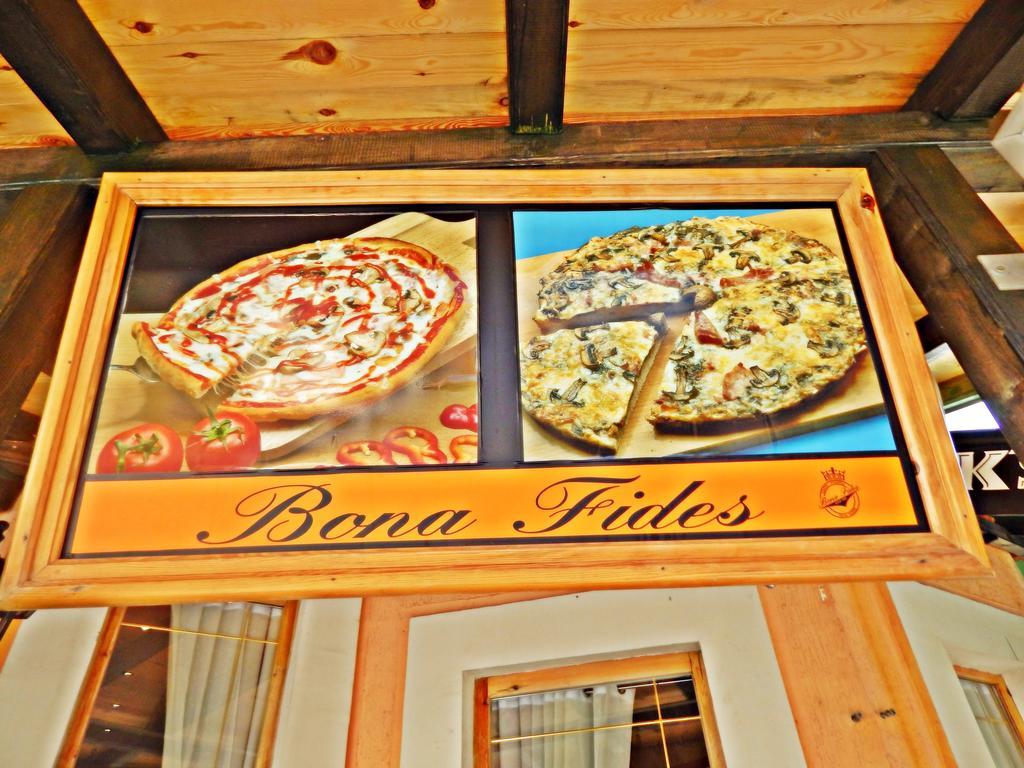 Caffe Pizzeria I Apartmani Bona Fides Nm Nova Varoš Екстериор снимка