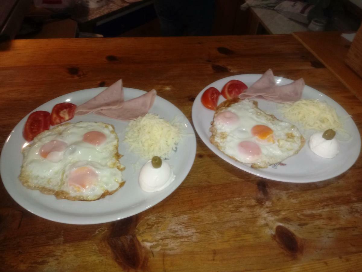 Caffe Pizzeria I Apartmani Bona Fides Nm Nova Varoš Екстериор снимка